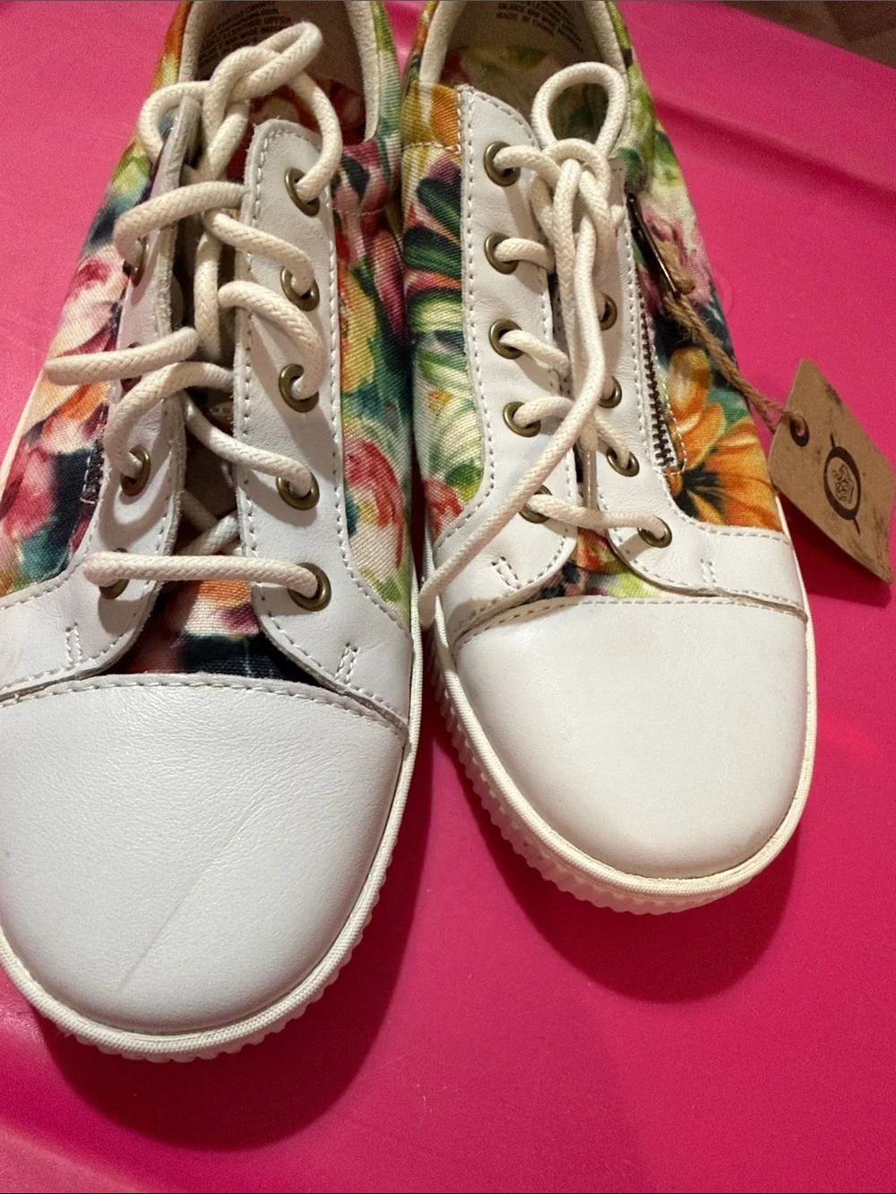 Born NWT sneakers size 7